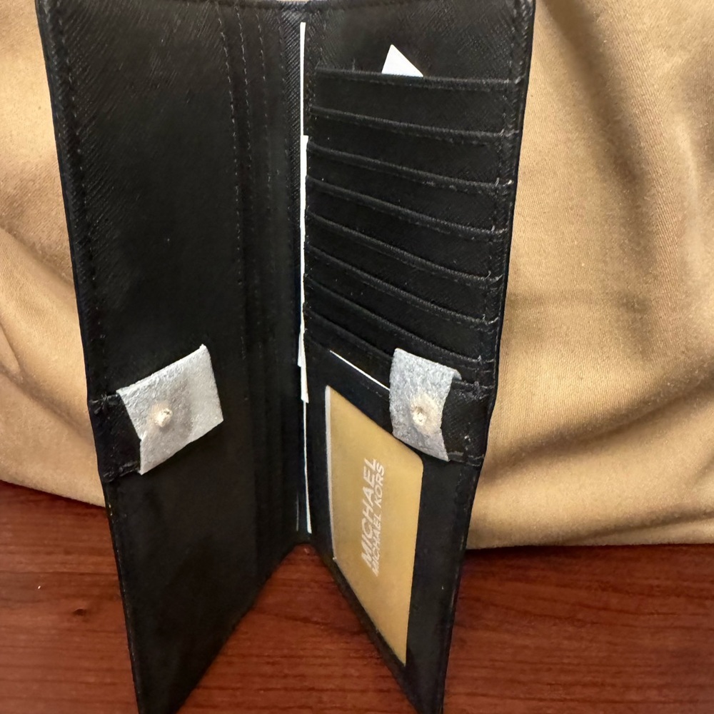 MK wallet - Picture 4 of 6